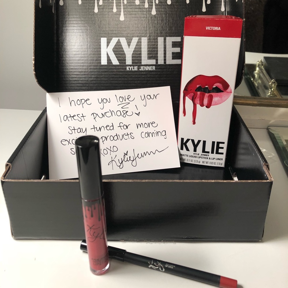 Kylie Cosmetics Victoria Lip Kit